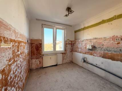 Mieszkanie 48 m2 4 piętro 3 pokoje centrum
