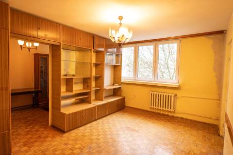 2 pokoje z kuchnia Zarzew 37,2m 3pietroblok 4 balkon