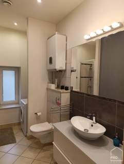 Funkcjonalny apartament w pobliżu Parku Chopina