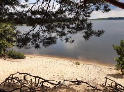 Działka z domkami rekreacyjnymi nad jeziorem