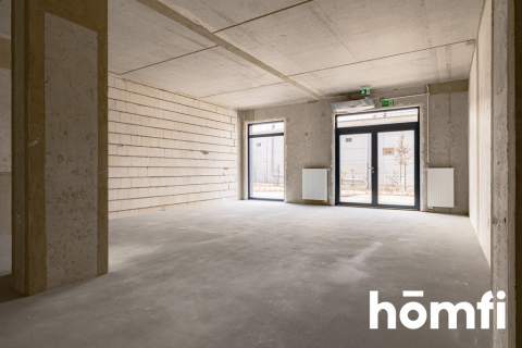 Na sprzedaż przestronny lokal 77 m2 w centrum 