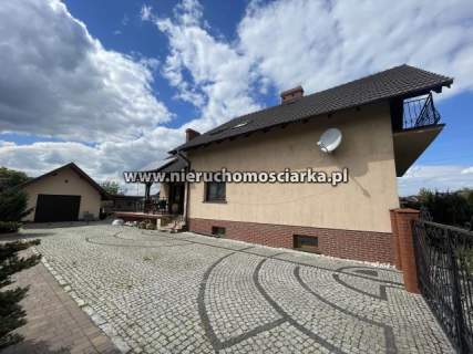 Ładny i zadbany dom w pięknej okolicy Pogrzebień