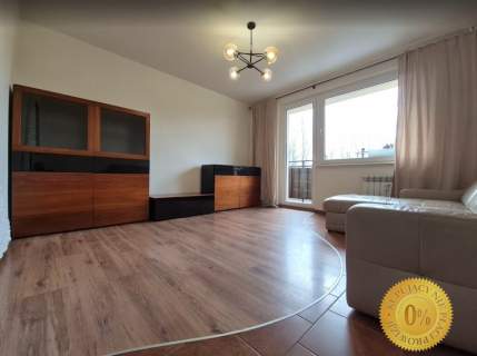 Niski Blok, duży Balkon , Nowa Kuchnia 2 Pokoje 