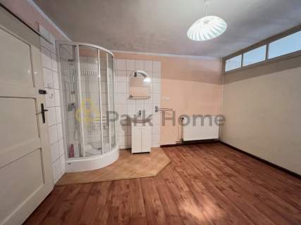 Centrum Wschowy. Lokal z garażami i ogrodem