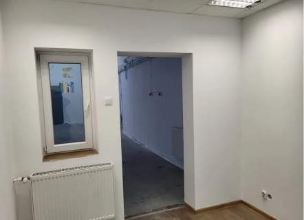 Magazyn 96 m2 z rampą TEOPARK Wersalska 47/75