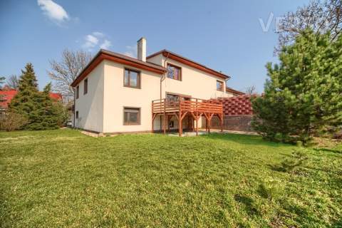 5 osobnych pokoi, bliźniak na dużej działce 1087m2