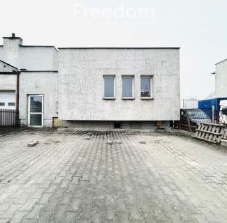 Na sprzedaż obiekt przemysłowo- usługowy w Pile.