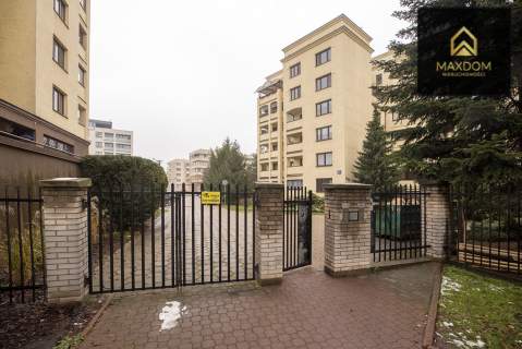 OKAZJA 400m Metro Trocka winda parking 2 balkony