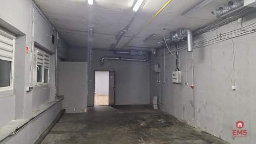 Magazyn 100m2 i biuro 25m2.