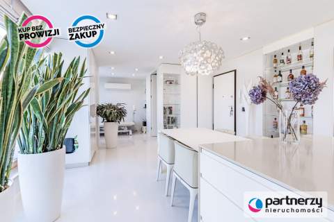 Luksusowy penthouse z prywatną windą i tarasem