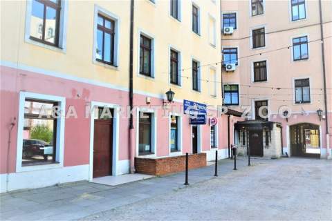 Mały lokal z umywalką PIOTRKOWSKA 60