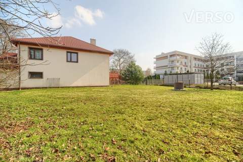 5 osobnych pokoi, bliźniak na dużej działce 1087m2