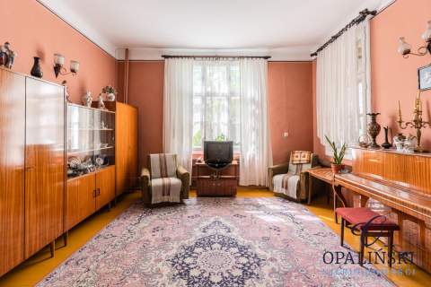 Niezwykły drewniany dom z amfiladą z XX wieku