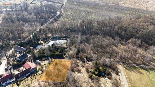 Malownicza działka na wzniesieniu pod lasem