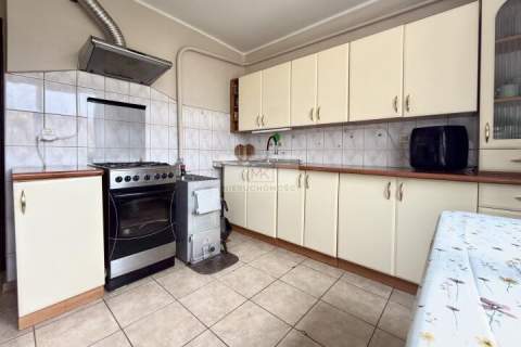 Mieszkanie 3 pokoje, 75m2,balkon,garaż murowany,działka 5a,Garbów