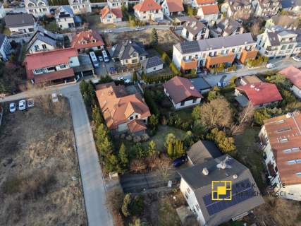 PRZESTRONNY DOM Z POTENCJAŁEM 260M2 W PYCHOWICACH