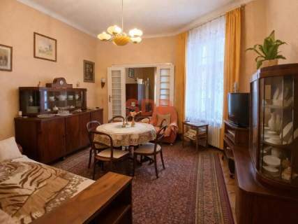 77 m2 w modernistycznej kamienicy - POTENCJAŁ I PRESTIŻ