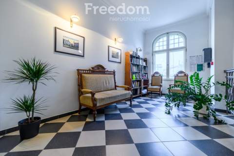Lokal biurowy 1 piętro Bema Square centrum