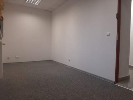 Biuro przy centrum logistyczno-magazynowym TEOPARK