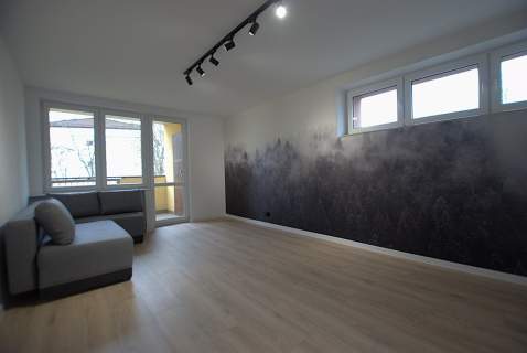 2 pokoje, widna kuchnia, duży balkon, I piętro