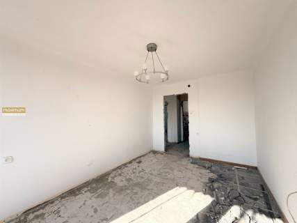 Mieszkanie 48 m2 4 piętro 3 pokoje centrum