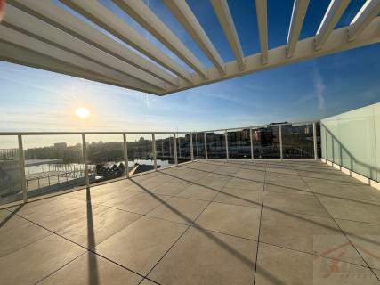 Nowa Przystań .Apartament z dużym tarasem nad Odrą