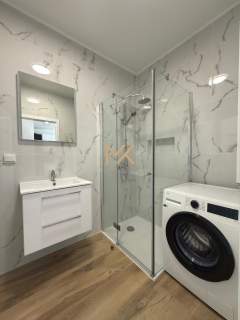 Apartament z ogrodem/ miejsce postojowe/ NOWE 