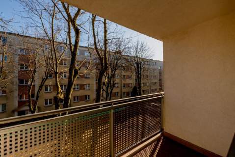 os. Mickiewicza 48m2 2 pokoje z balkonem