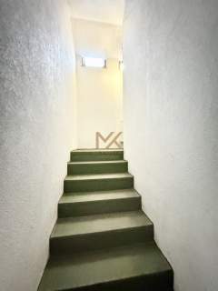 Wolnostojący / 3 kondygnacje/ 316 m2