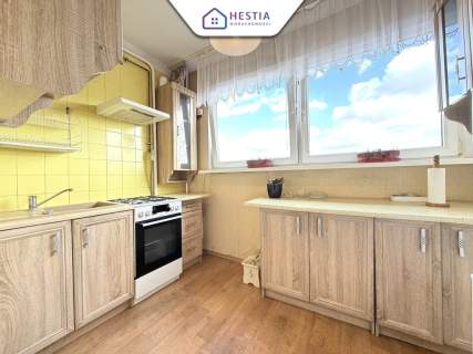 3-pok z oddzielną kuchnią. Balkon, piwnica.