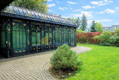 Luxury Villa with Swimming Pool 550 m Private
