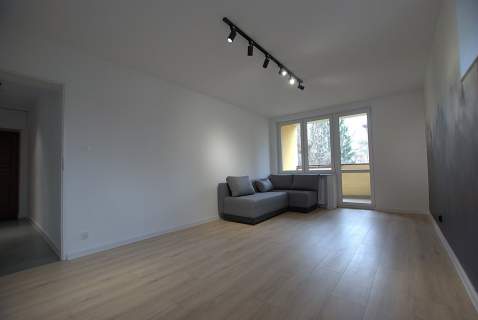 2 pokoje, widna kuchnia, duży balkon, I piętro