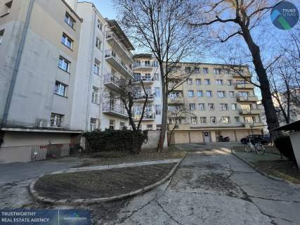Centrum, 5 pokoi, inwestycyjnie, balkon, piwnica