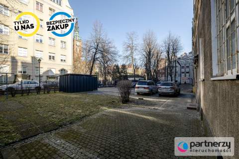 Południowa Ekspozycja Ogrodzony Parking