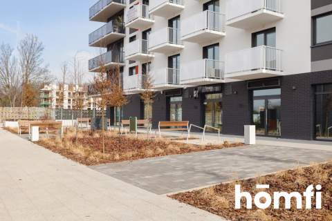 Na sprzedaż przestronny lokal 77 m2 w centrum 