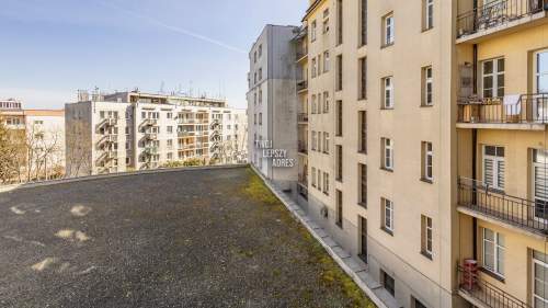 Salwator - studio, balkon, komórka lok.