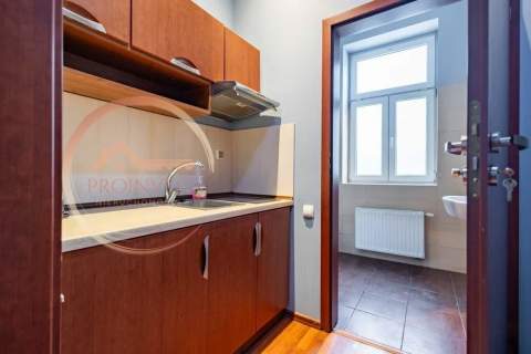 BEZCZYNSZOWE,ŚRÓDMIEŚCIE, PARKING, 3 POKOJE, 63 m