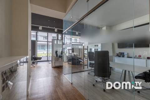 130 m2, witryny, dobra widoczność, nowoczesny