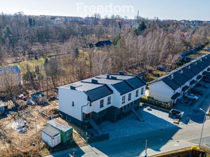Apartament z ogrodem i garażem