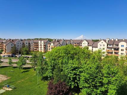 ŚWIEŻO PO REMONCIE-UMEBLOWANE-MED.MIEJSKIE-BALKON.