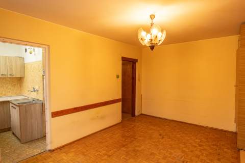 2 pokoje z kuchnia Zarzew 37,2m 3pietroblok 4 balkon