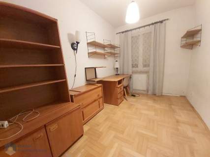 Czteropokojowe mieszkanie z balkonem