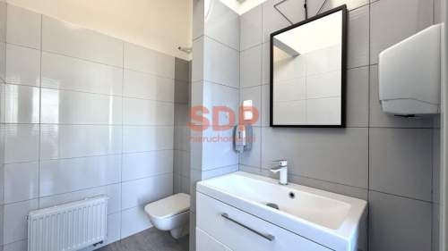 Lokal 54,55 m2 z witryną od ulicy
