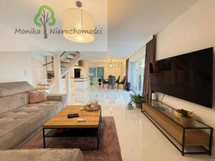 Nowy, nowoczesny, gotowy do zamieszkania - dom