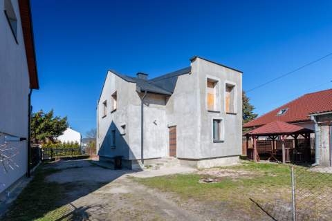 Dom 151 m dwulokalowy w Kobyłce do wykończenia.