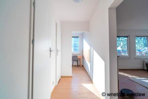 ŚWIEŻO PO REMONCIE-UMEBLOWANE-MED.MIEJSKIE-BALKON.