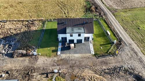 Bliźniak, 4 pokoje, salon.
