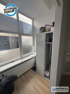 Lokal 83m2 pod gastronomię, usługi, inne. Witryny.