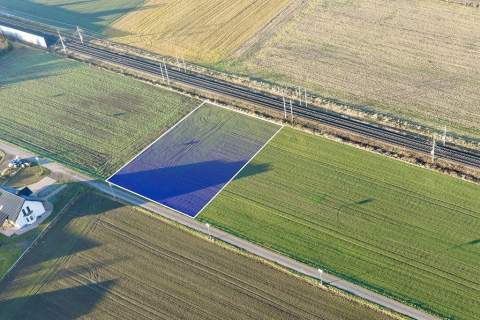Działka 2.500 m , możliwość zabudowy mieszkaniowej