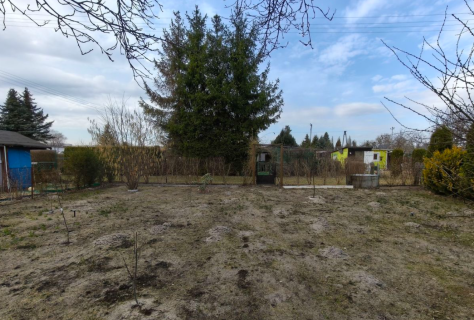 Działka ROD o pow.300m2 Domek letniskowy z poddaszem